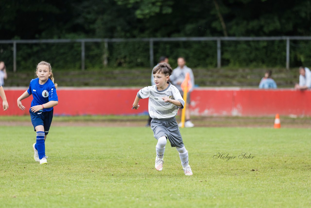 Bild 390 - Loewinnen Cup